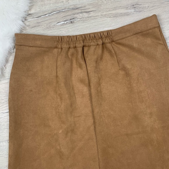 T TAHARI Faux Suede Mini Skirt In Caramel XL - Picture 4 of 9